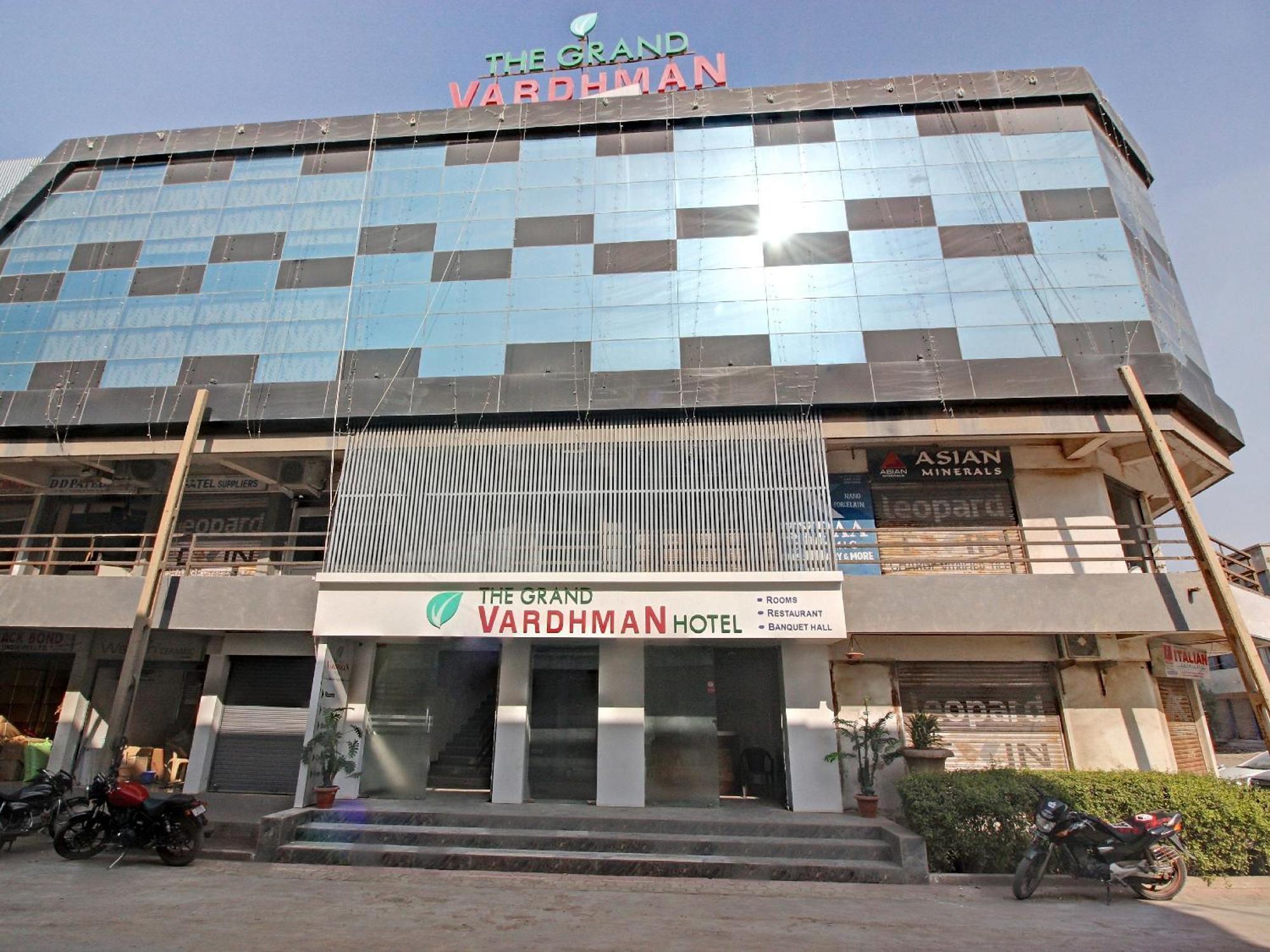 The Grand Vardhman Hotel Morbi Dış mekan fotoğraf