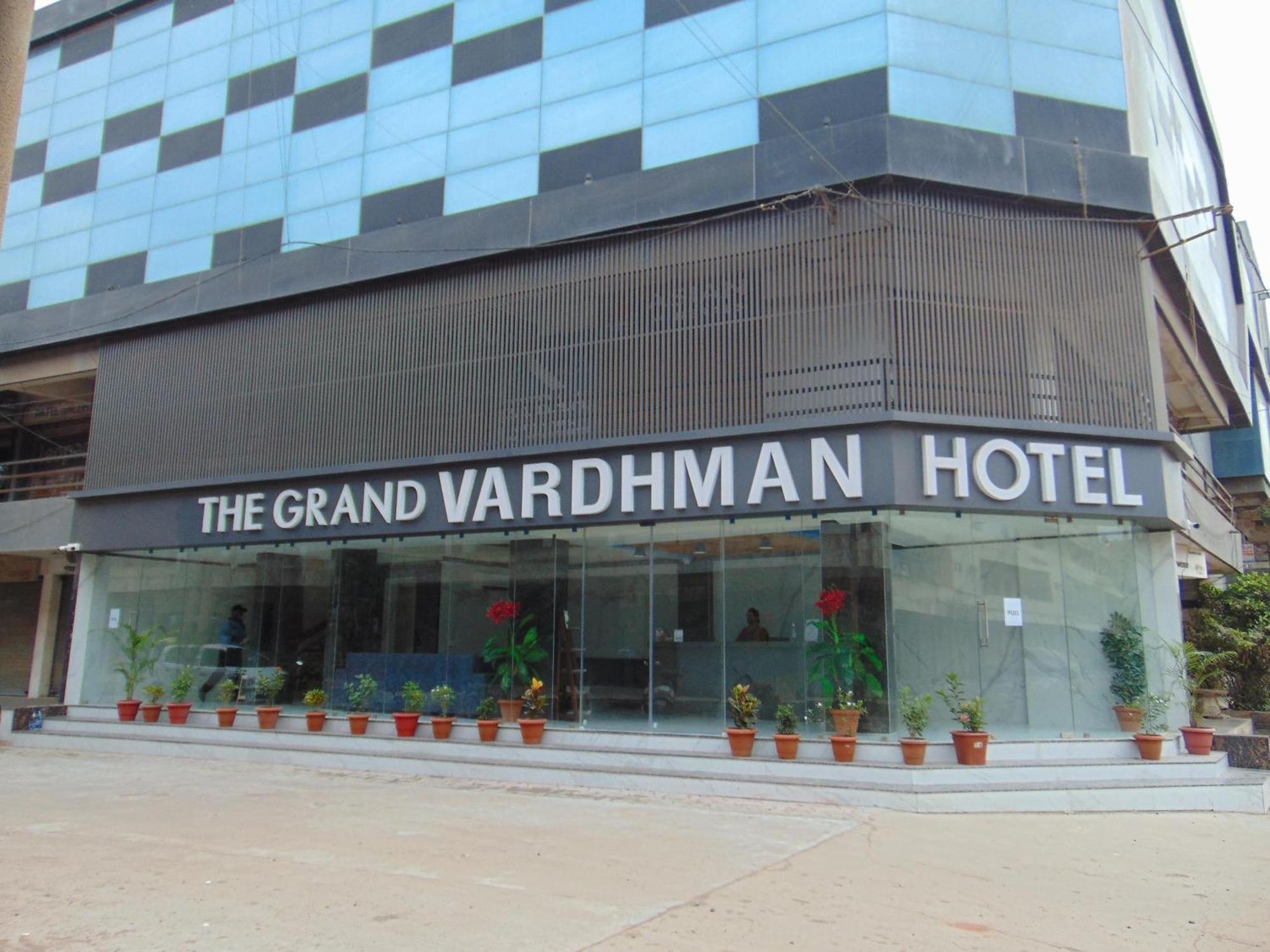 The Grand Vardhman Hotel Morbi Dış mekan fotoğraf